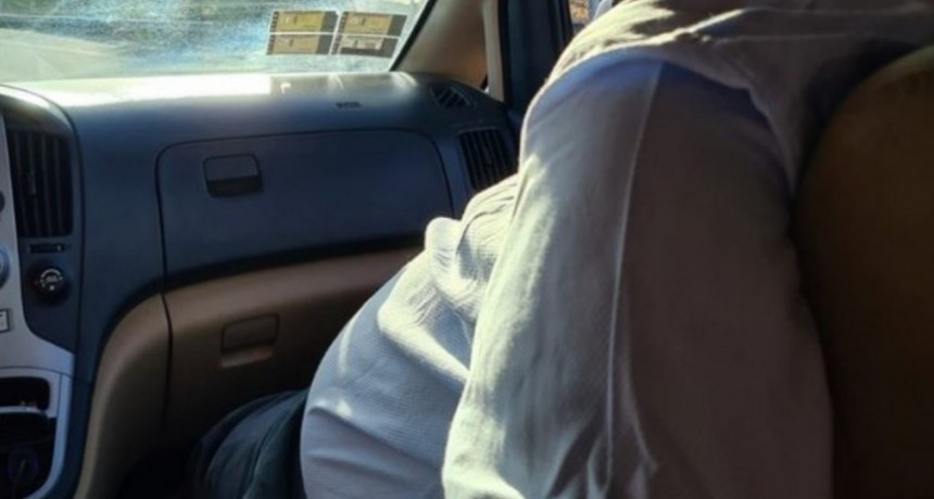 Sin cinturón de seguridad, un senador bonaerense salió a las rutas para visitar a intendentes amigos