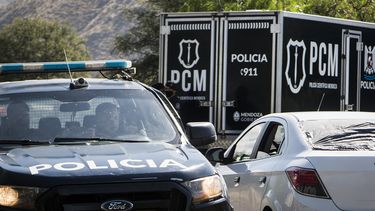 Hallan a una pareja con disparos en la cabeza e investigan un presunto femicidio seguido de suicidio