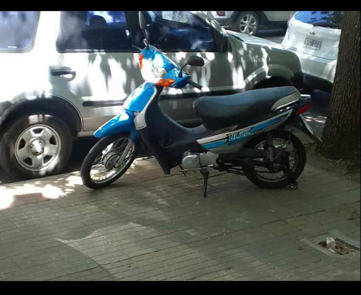 En La Plata no alcanzarían los patrulleros y las motos.