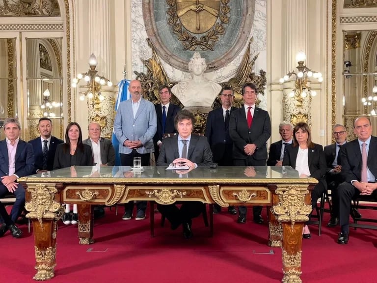 Habilitan feria para tratar en fuero contencioso administrativo amparos contra el DNU
