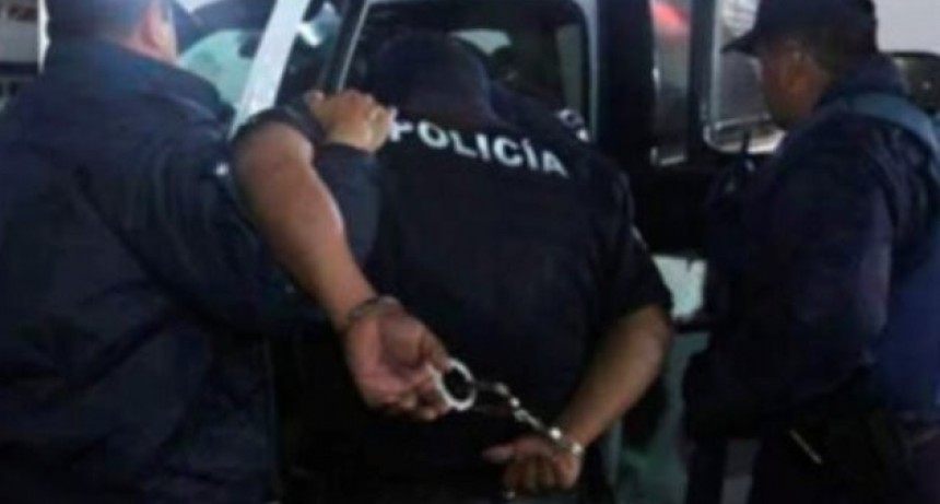 Indagan a 13 policías por la muerte de un presunto ladrón, al que le habrían plantado un arma