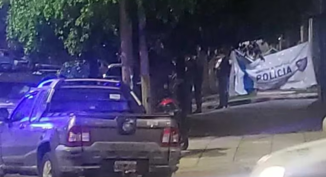 UN HOMBRE FUE ASESINADO POR DOS MOTOCHORROS.