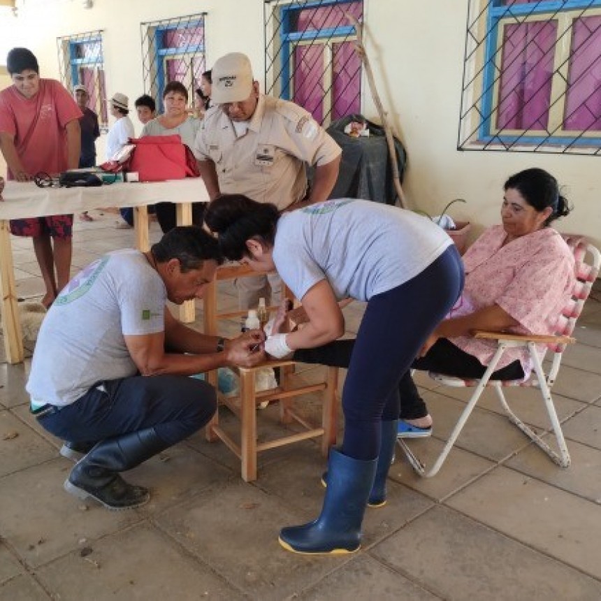 Prefectura asiste a familias afectadas por las inundaciones en Corrientes