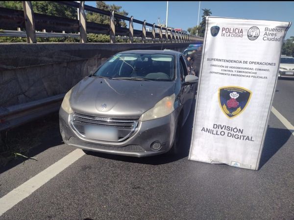 Manejaba un auto con pedido de captura y lo detienen al ser detectado por Anillo Digital en Saavedra