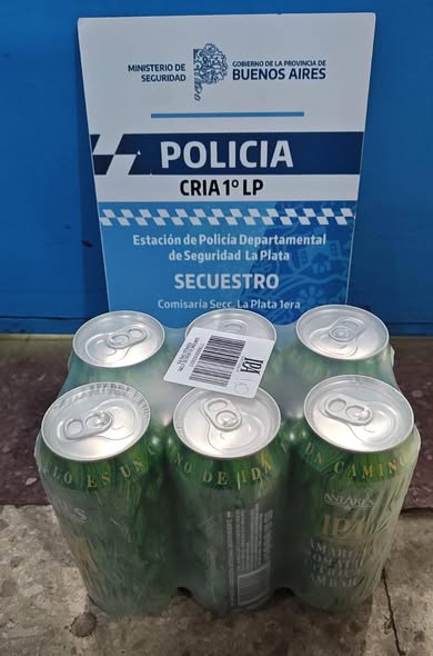 De la góndola al patrullero: robó un pack de cervezas y lo detuvieron en la huida