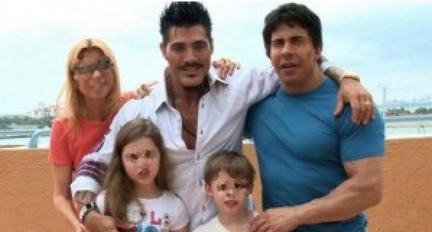 Expareja de Ricardo Fort murió al caer de un piso 21 en un presunto suicidio