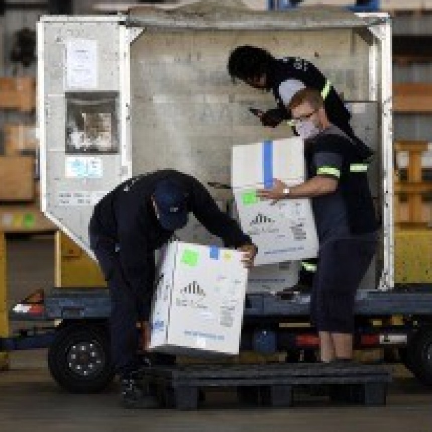 Llegaron 216 mil Pfizer pediátricas y en lo que resta de febrero arribarán otras 1,5 millones