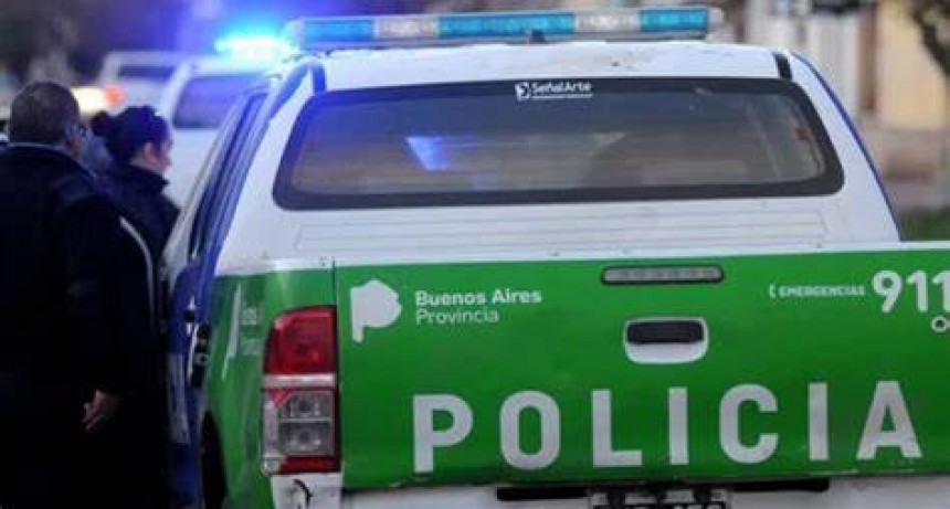 Balean a un policía para robarle el auto en La Matanza