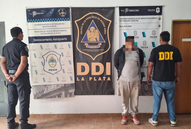  LA PLATA: DETUVIERON AL CONDUCTOR ACUSADO DE ATROPELLAR Y ABANDONAR A UNA JOVEN DE 18 AÑOS
