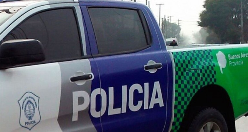 Detienen a mujer policía y su pareja implicados en crimen