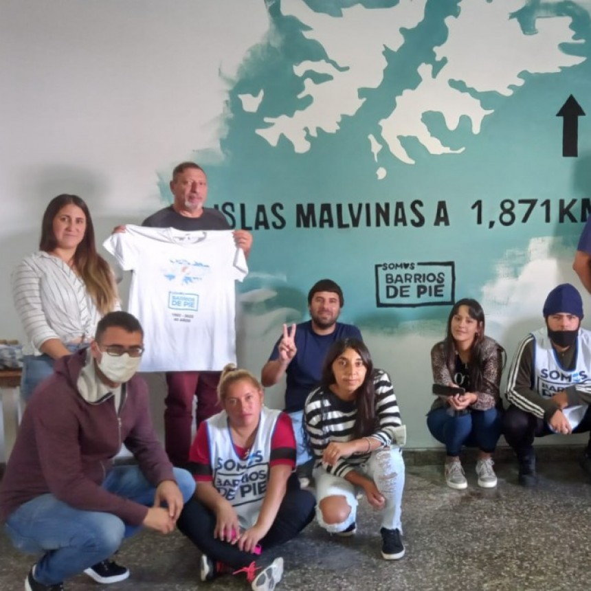 Homenaje de Somos Barrios De Pie Berisso a veteranos y caídos en Malvinas