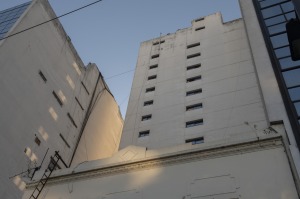 Muere una mujer al caer del piso 12 de un hotel en el microcentro porteño