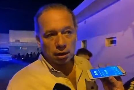 El ministro Berni visitó al policía herido en una carbonería y lamentó la muerte de otro camarada