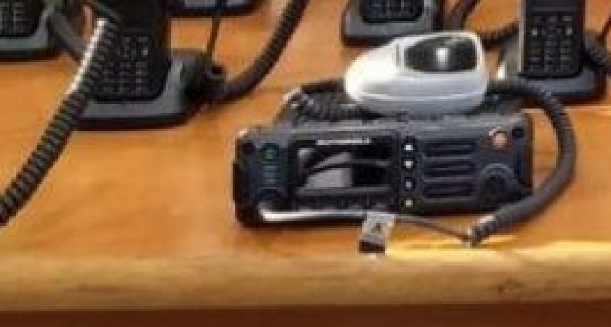 Robaron el equipo de radio de un patrullero