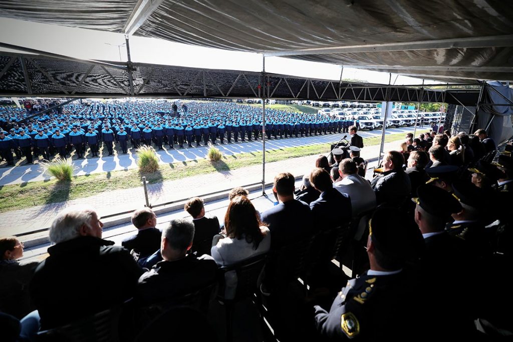Kicillof anunció la suba de las horas CORES y del plus por uniforme para la Policía Bonaerense