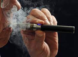 Autoridades sanitarias británicas advierten sobre el peligro de cigarrillos electrónicos en niños