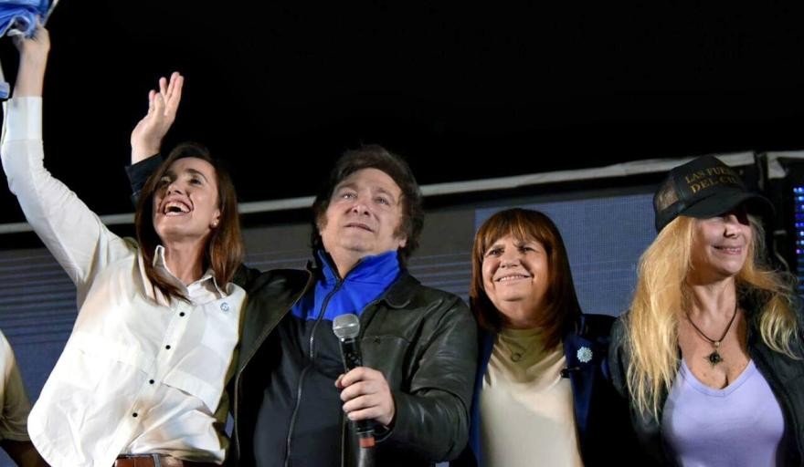 Patricia Bullrich formaliza su pase a La Libertad Avanza 