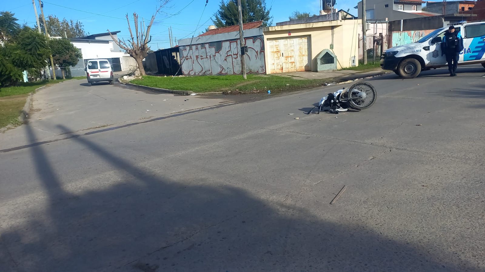 Berisso: Accidente entre camioneta y moto: un herido 