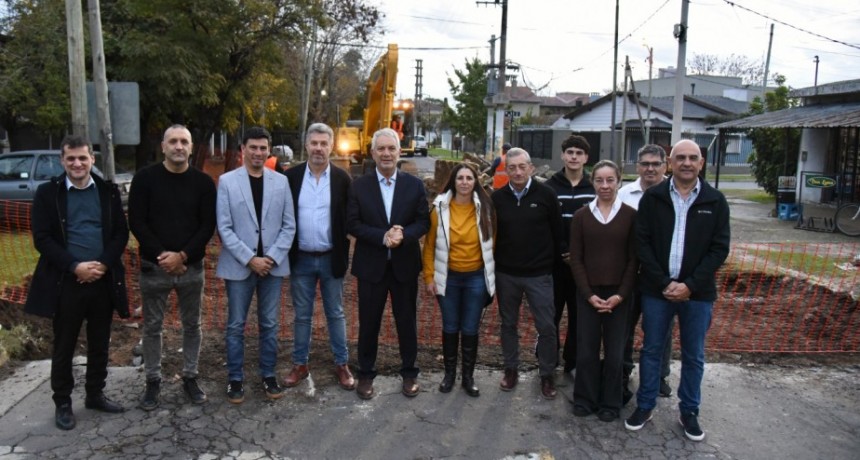 Alak inició obras en Villa Elisa con asfalto, iluminación y mejoras en escuelas