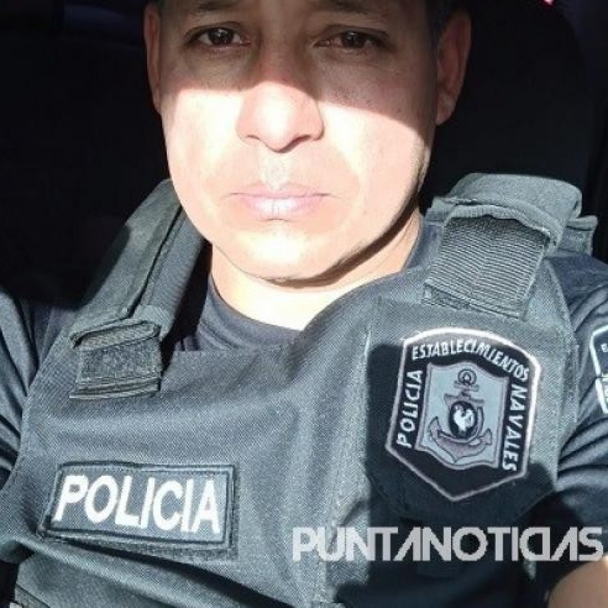Policía de Base rifa su auto para pagar deuda y evitar que lo desalojen