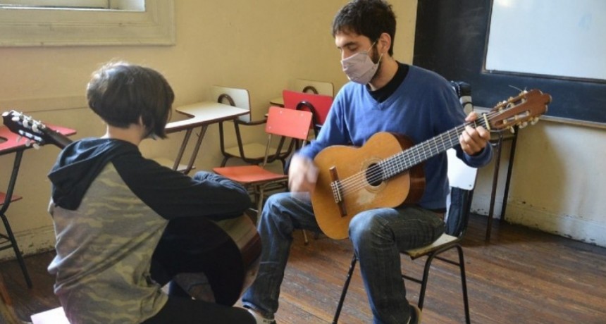 La Plata: docentes de la Escuela Municipal de Arte denuncian un 