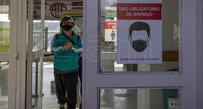 Hubo 607 muertos y 29.757 casos positivos de coronavirus en las últimas 24 horas