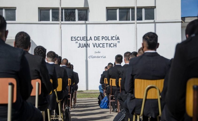En el #DIA DE NI UNA MENOS, escandalo en la Policia Bonaerense.