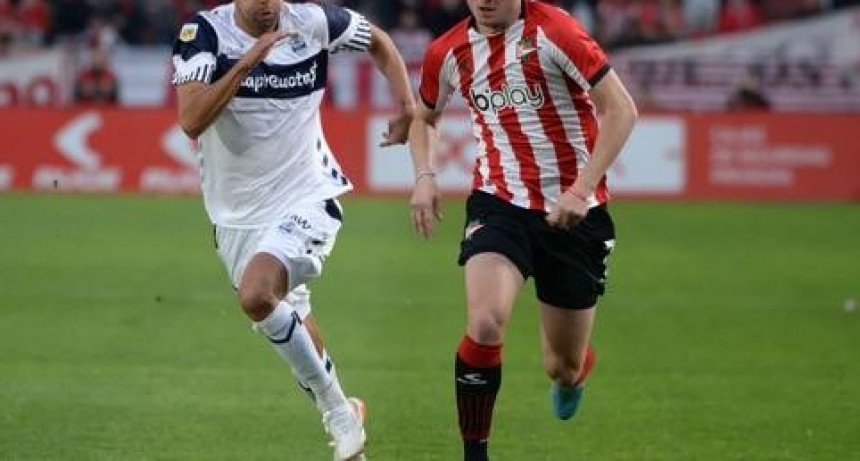 Estudiantes empató 1-1 con Gimnasia en un clásico de La Plata con final caliente