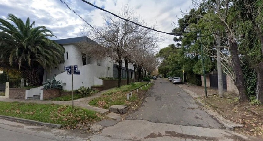 Atroz crimen en Boulogne: un asaltante ahorcó a un hombre con un cable y lo tiró en la pileta de la casa