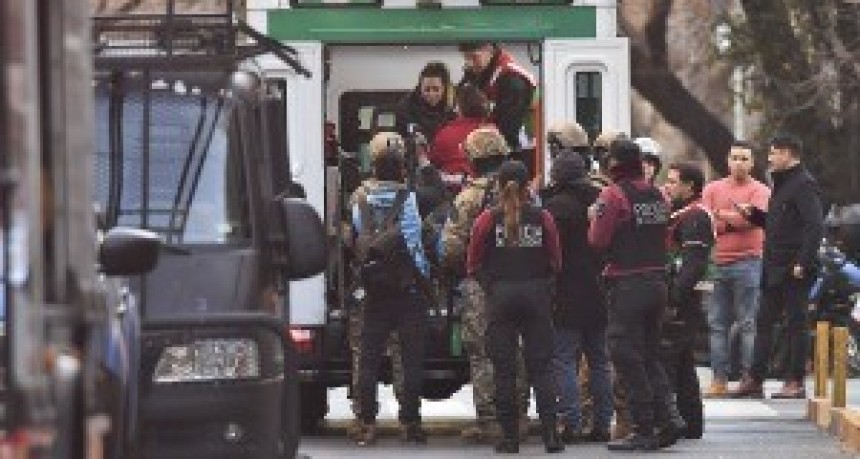 Funcionario judicial se atrincheró en un departamento de Núñez y la Policía lo redujo ileso