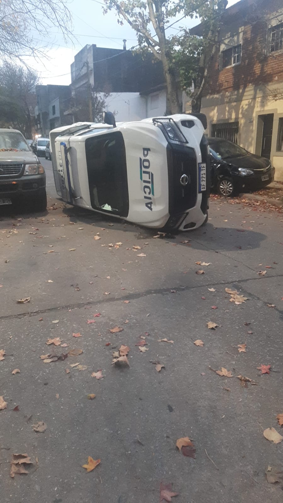 Vicente Lopez, Buenos Aires: Volcó un patrullero