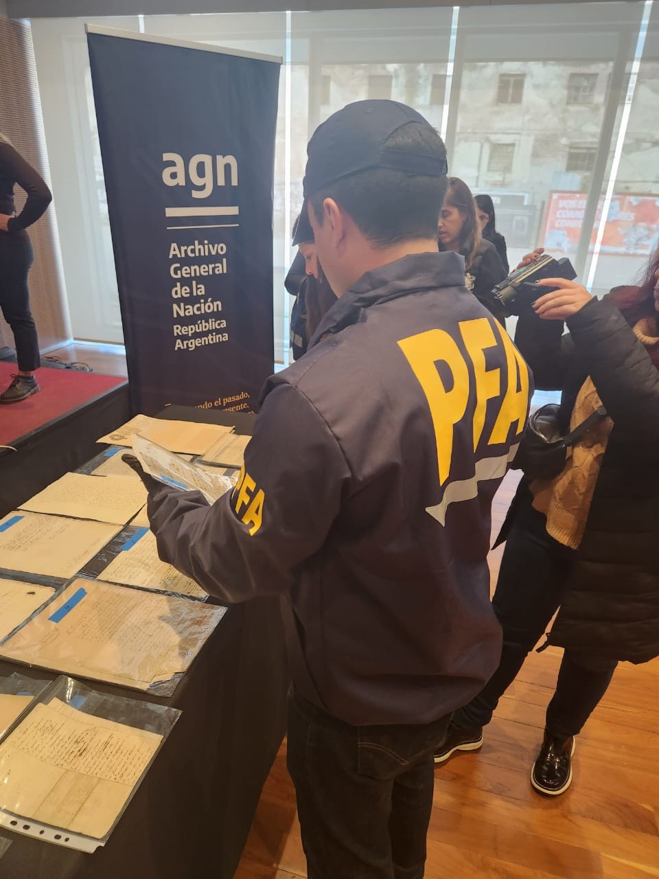 “LA HISTORIA OFICIAL”: LA PFA RECUPERÓ MÁS DE 200 DOCUMENTOS HISTÓRICOS