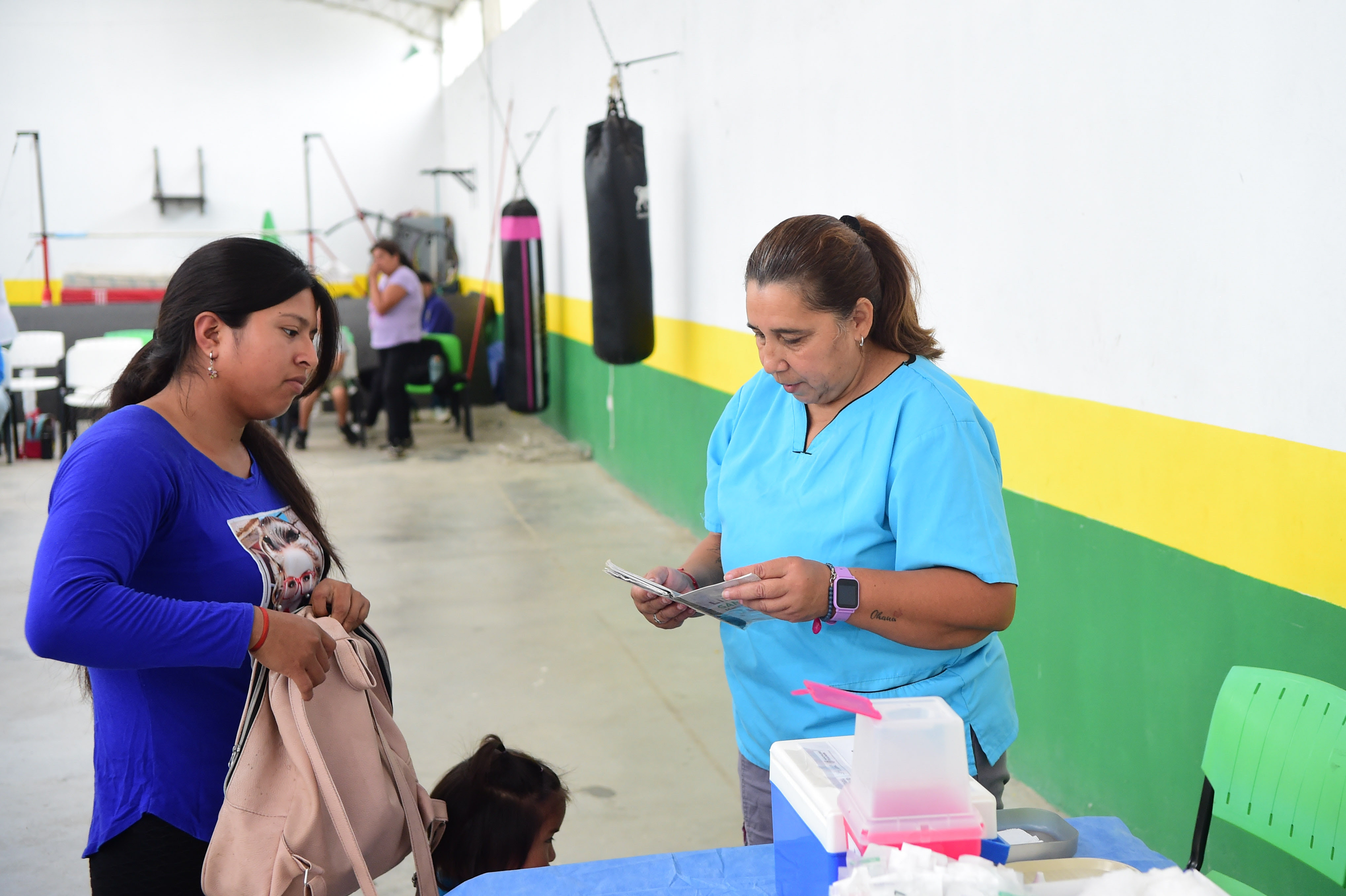 Realizaron nuevos operativos gratuitos de salud y prevención en distintos barrios de La Plata