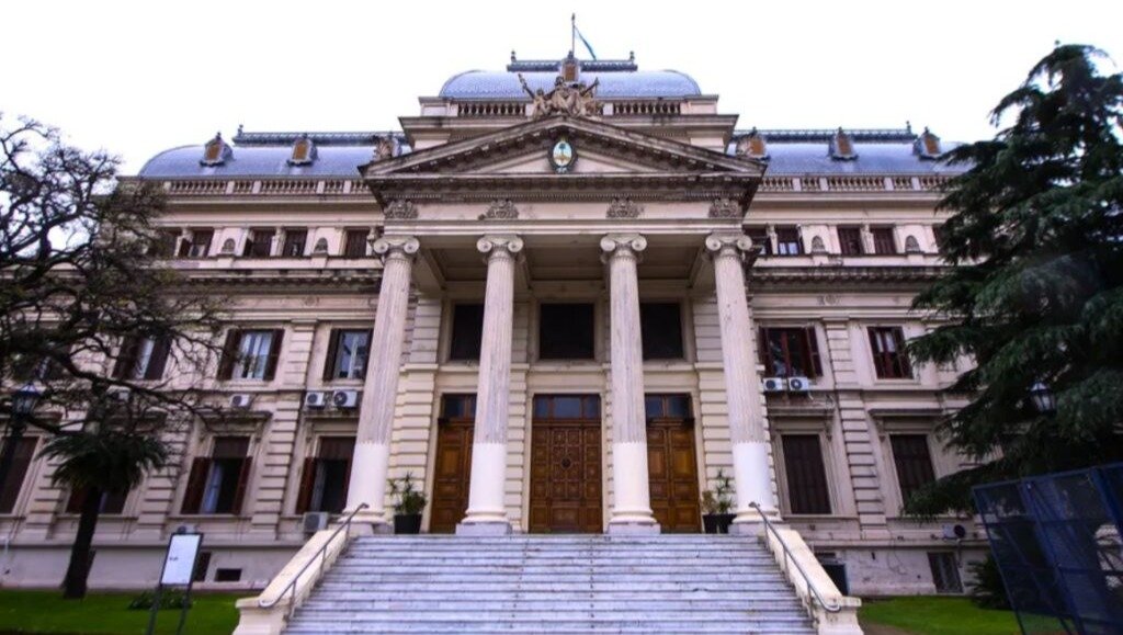 Ministros, militares, subjefe policial y hasta un humorista en listas para Legislatura bonaerense