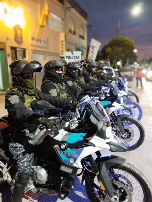 La policía motorizada de infantería se sumó a los operativos policiales.