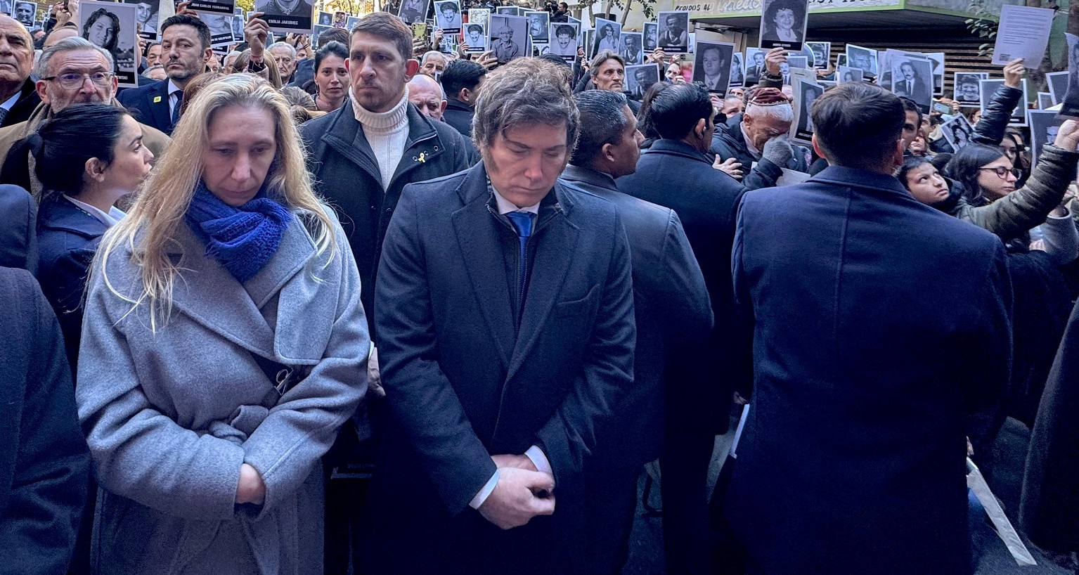 El Presidente Milei estuvo presente en el acto por los 31 años del atentado terrorista a la AMIA