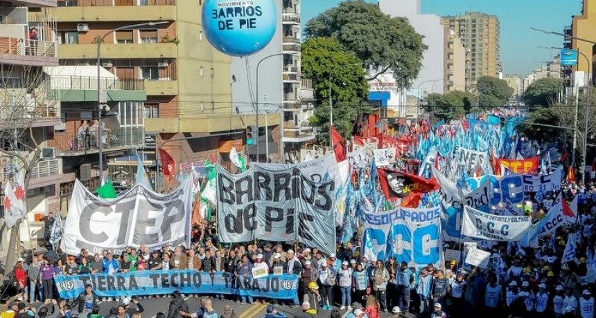 Movimientos sociales afines al Gobierno reeditarán mañana una masiva marcha por San Cayetano en reclamo de “tierra, techo y trabajo”