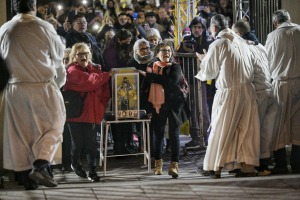 Miles de católicos celebran a San Cayetano, el patrono del pan y el trabajo