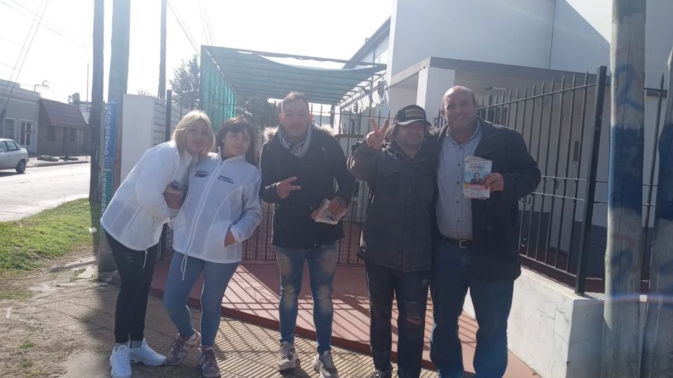 SIN EL DISFRAZ Y LA CAMPAÑA AL HOMBRO.