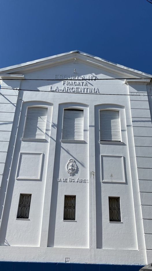 DELINCUENTES ROBARON EN UNA ESCUELA DE LA PLATA.