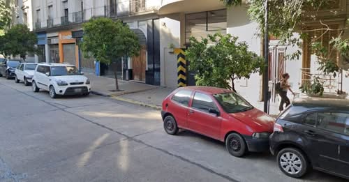 Se incendió un taller de motos en La Plata y los vecinos tuvieron que ser desalojados