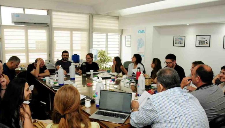 Denuncian acoso y violencia de género contra director regional de IOMA en Dolores: “Nos arruinó la vida”