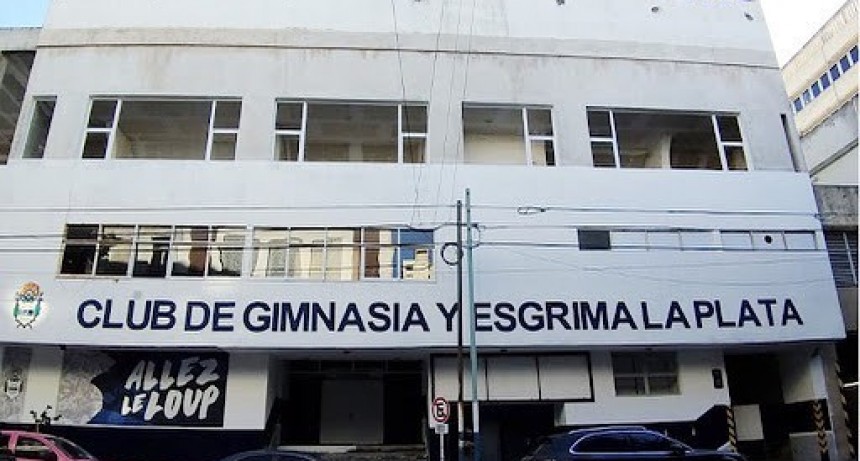 Allanan la sede de Gimnasia por agentes de la Policía Federal.