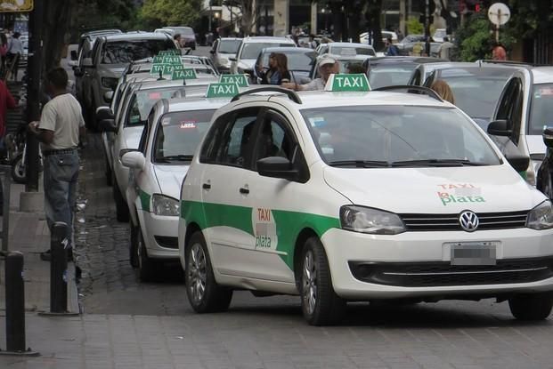 Aprobaron un nuevo aumento de taxis en La Plata