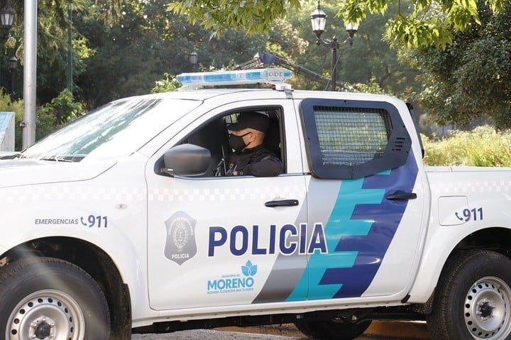 Mantuvo de rehén a una familia simulando ser policía y fue detenido cuando jugaba al básquet