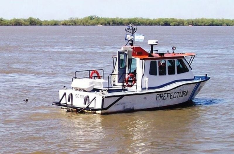 Misiones | Prefectura interceptó  una embarcación de la Armada de Paraguay por presunto contrabando: un suboficial paraguayo resultó herido y lo detuvieron