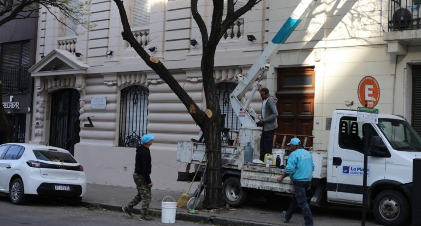 La ciudad sigue renovándose con la intervención de frentes, persianas y mobiliario urbano