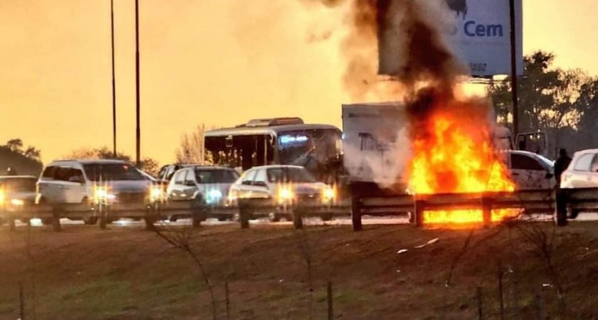 SINIESTROS DE TRÁNSITO EN ARGENTINA TEXTO Pacu Fernando Mastroianni EDUCADOR VIAL 