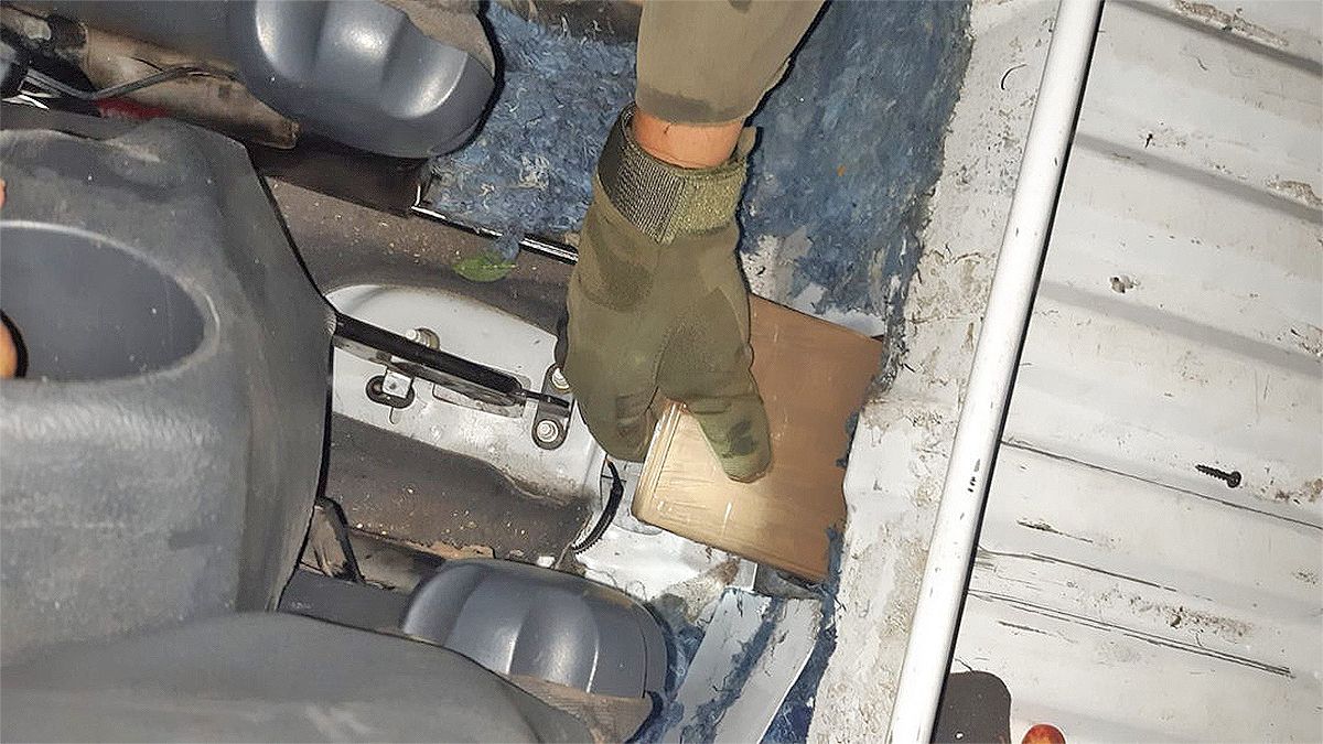 JUJUY: Detienen a dos personas con más de 102 kilos de cocaína cuando iban en un auto 
