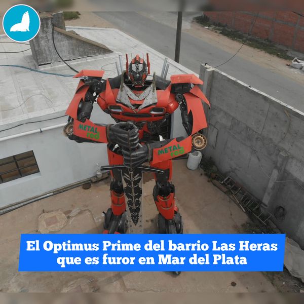 Mar del Plata: Apareció un  Transformer hecho en chatarra en el barrio Las Heras.